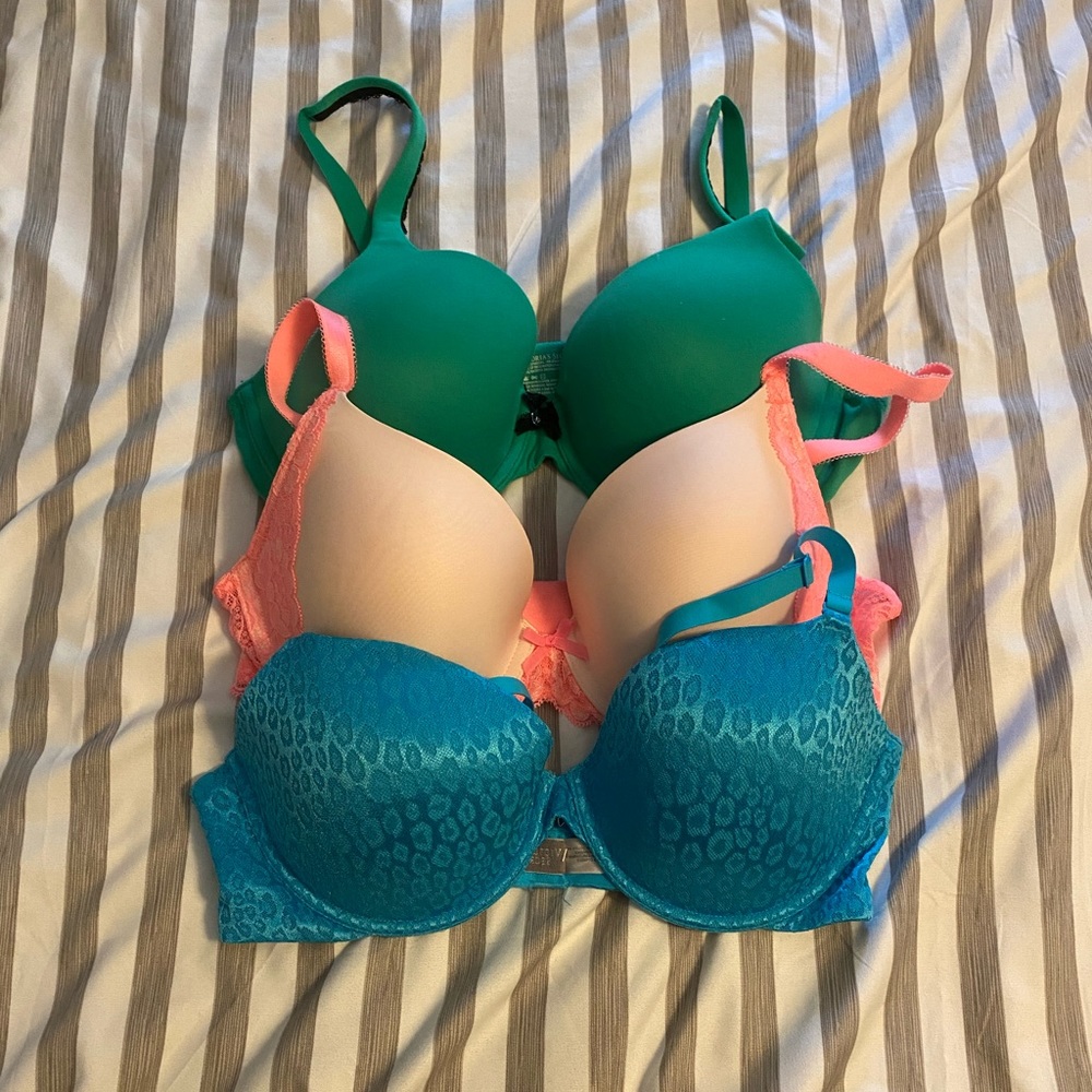 Lot of three Victoria’s Secret bras size 36C